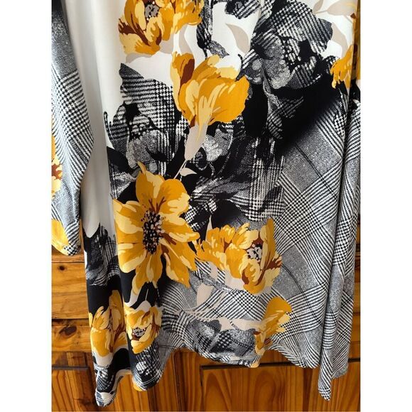 JM Collection Mixed Print Top with Grommets and Ties at the Shoulders. - Picture 5 of 8